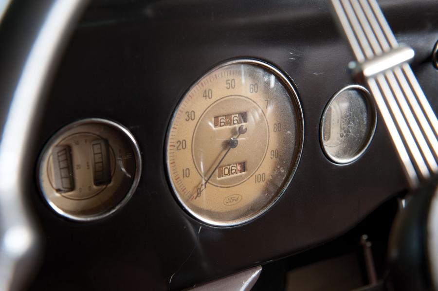  Ford DeLuxe Convertible Sedan 1936 года  (фото 8 из 20)